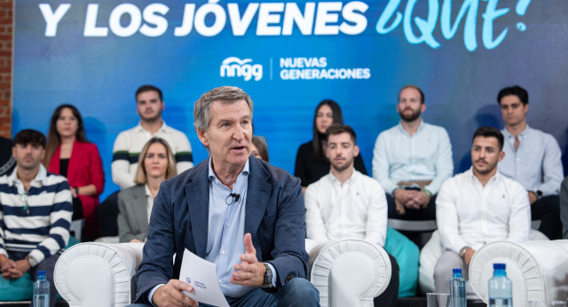 Alberto Núñez Feijóo interviene en un encuentro con presidentes de Nuevas Generaciones