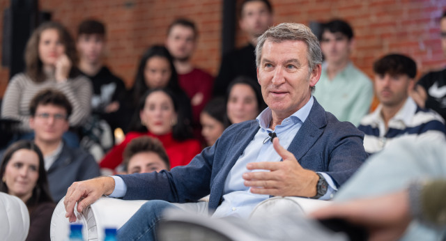 Alberto Núñez Feijóo interviene en un encuentro con presidentes de Nuevas Generaciones