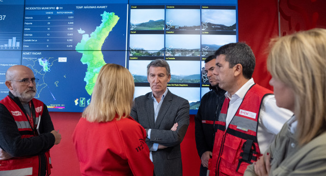 Feijoo en su visita al Centro de Emergencias en Valencia