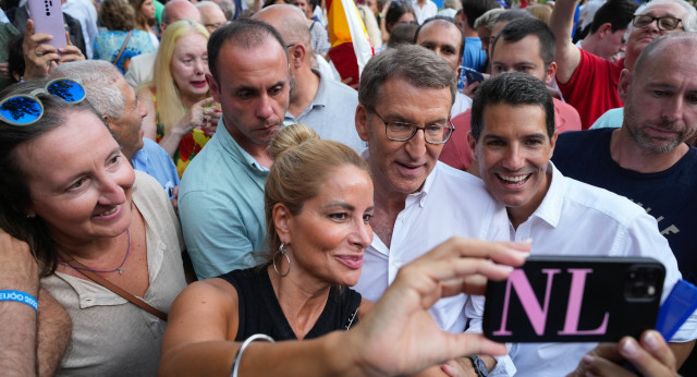 Alberto Núñez Feijóo en un mitin en Barcelona