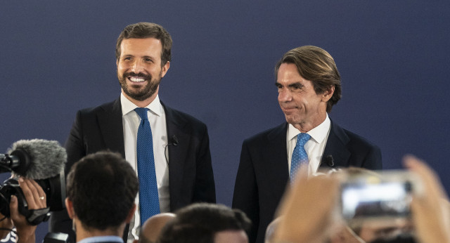 Pablo Casado junto a José María Aznar