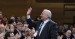 Joseph Daul saluda al auditorio de la Convención Nacional